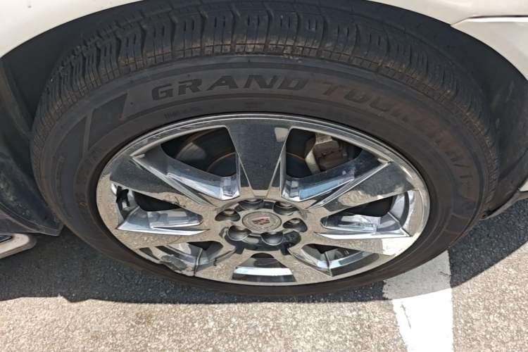 Used Cadillac SRX 2011 3.0L Flagship Edition Right Front Wheel Hub