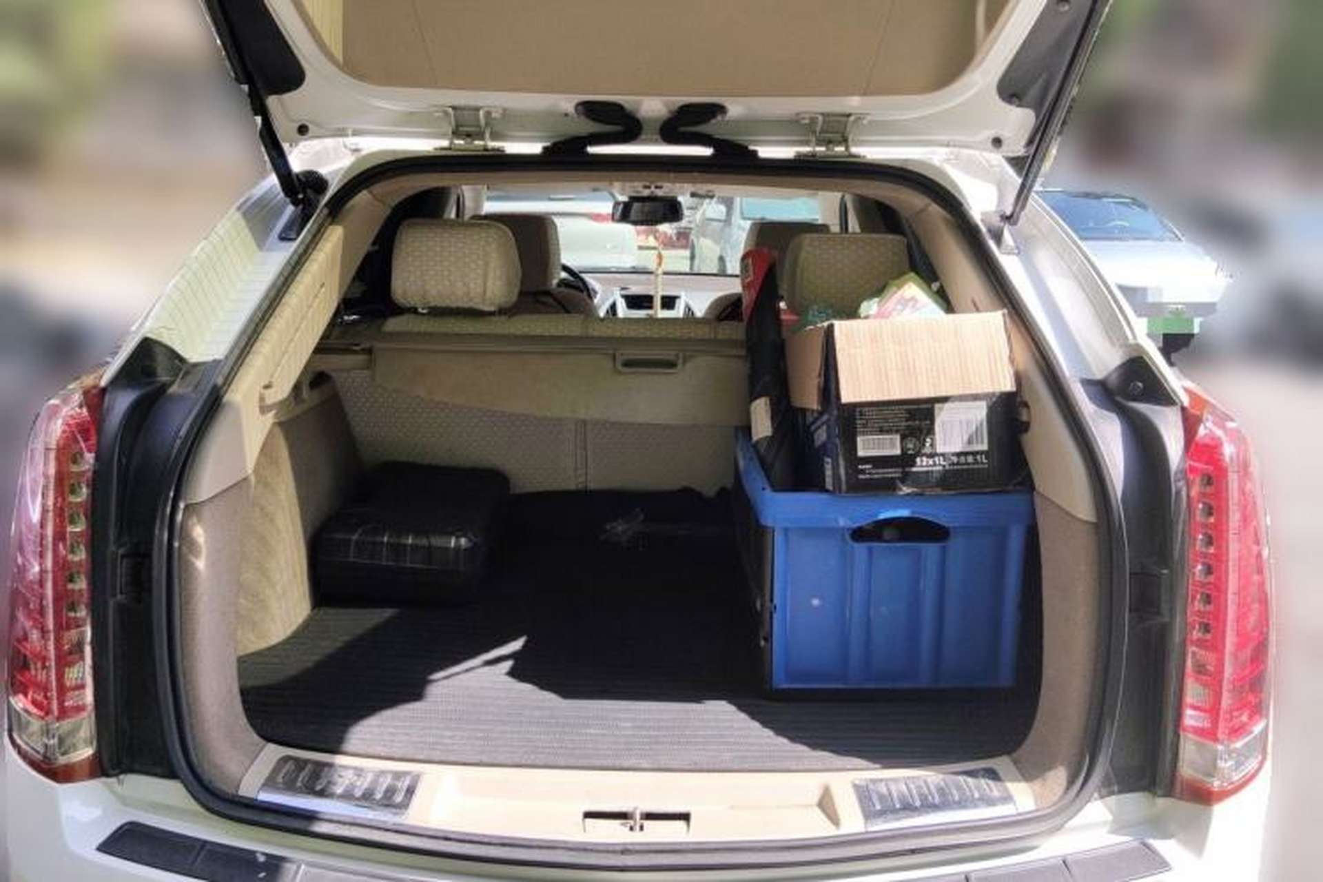 Used Cadillac SRX 2011 3.0L Luxury Model Trunk