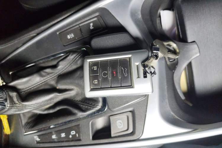 Used Cadillac SRX 2011 3.0L Flagship Edition Vehicle Key