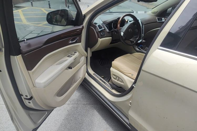 Used Cadillac SRX 2011 3.0L Luxury Model Driver Seat
