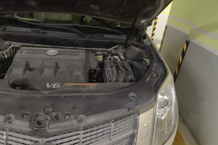 Used Cadillac SRX 2011 3.0L Flagship Edition Engine Bay Left