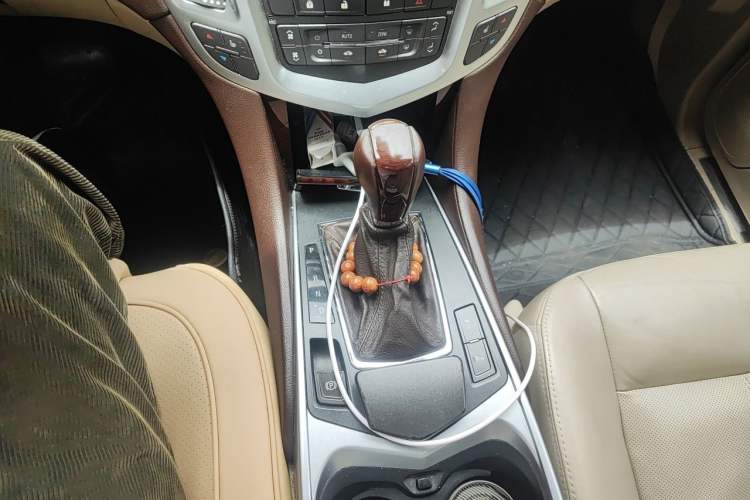 Used Cadillac SRX 2011 3.0L Luxury Model Gear Lever