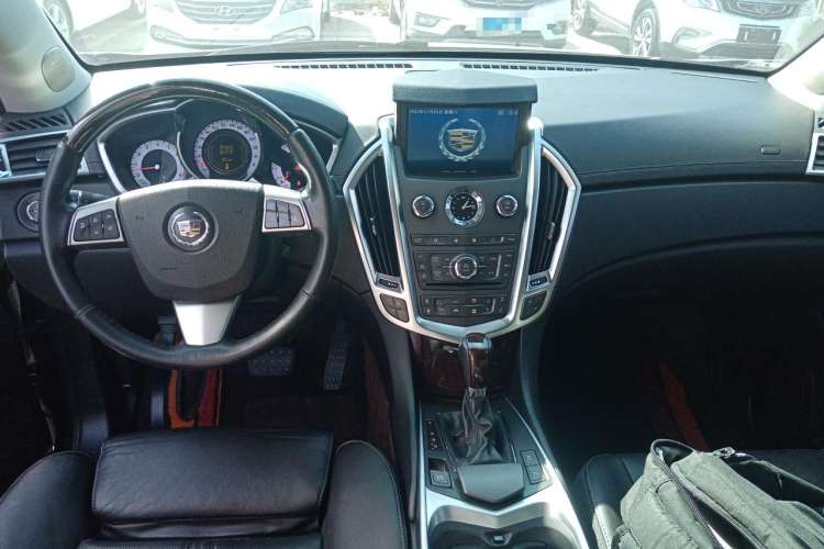 Used Cadillac SRX 2012 3.0L Luxury Model Center Console