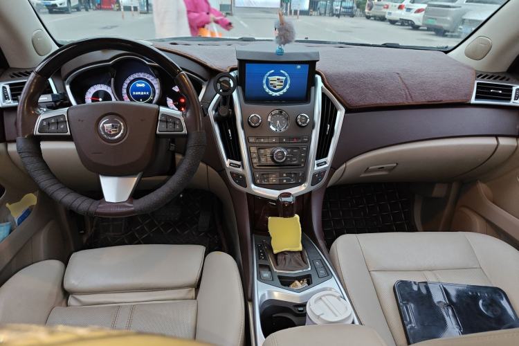 Used Cadillac SRX 2012 3.0L Leading Model Center Console