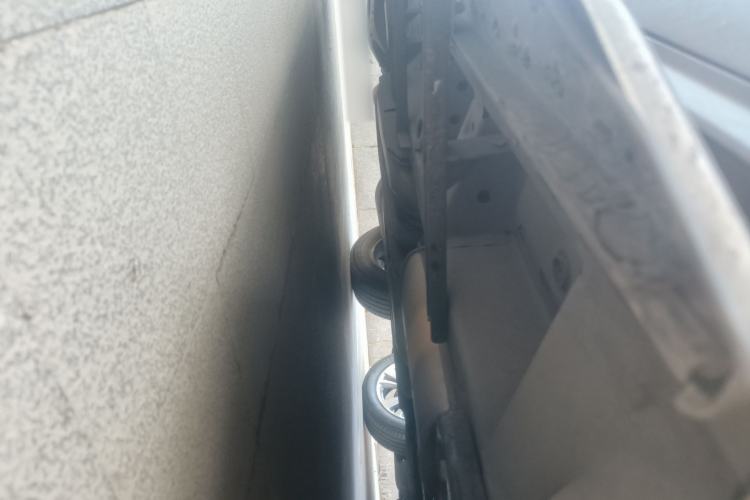Used Cadillac SRX 2012 3.0L Comfort Model Chassis Front Right