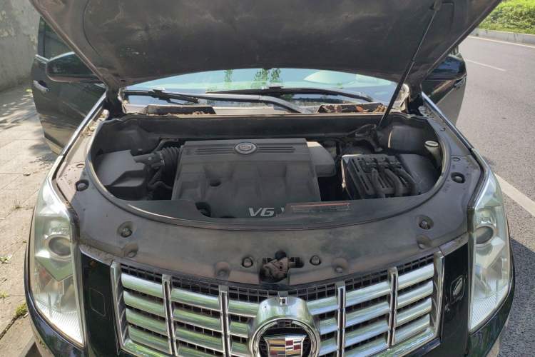 Used Cadillac SRX 2012 3.0L Elite Edition Engine Bay