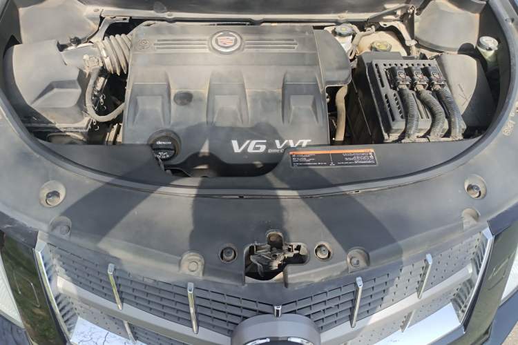 Used Cadillac SRX 2012 3.0L Elite Edition Engine Bay