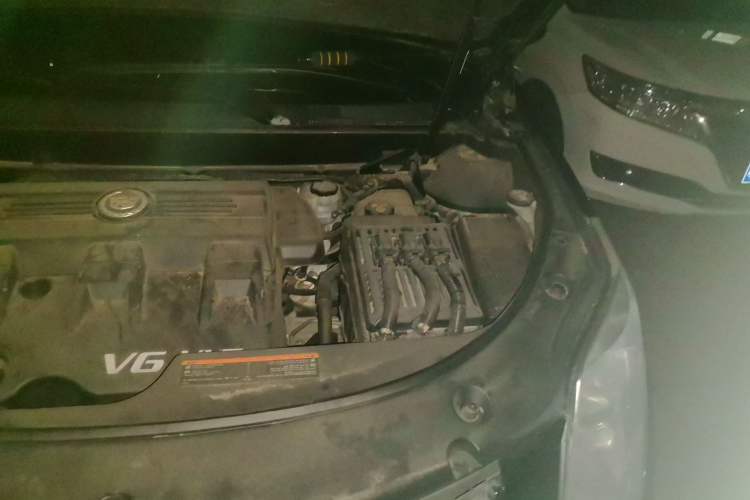 Used Cadillac SRX  Engine Bay Left