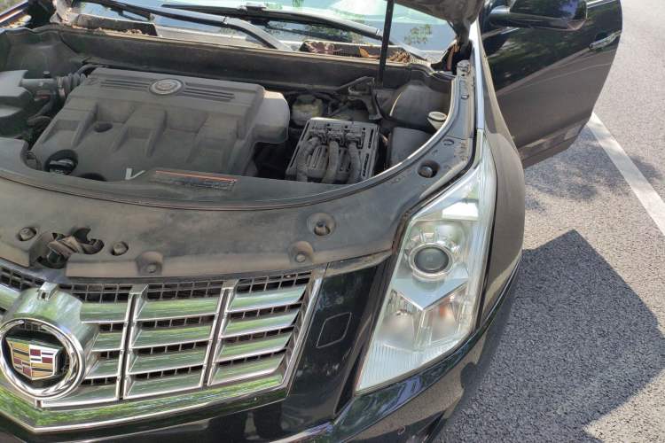 Used Cadillac SRX 2012 3.0L Elite Edition Engine Bay Left