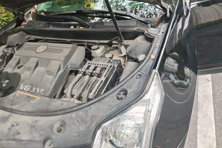 Used Cadillac SRX 2012 3.0L Luxury Model Engine Bay Left