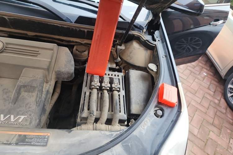 Used Cadillac SRX 2012 3.0L Luxury Model Engine Bay Left