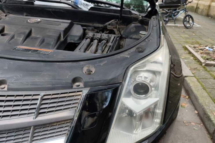 Used Cadillac SRX 2012 3.0L Elite Edition Engine Bay Left