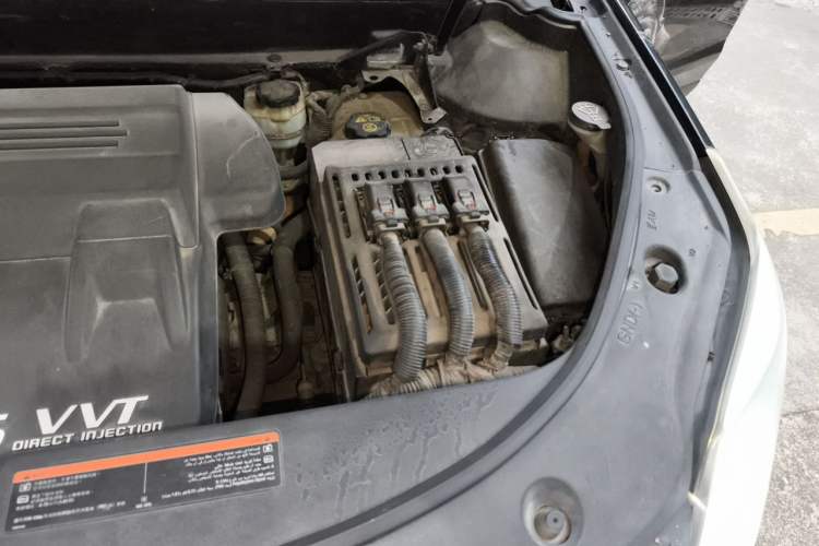 Used Cadillac SRX 2012 3.0L Comfort Model Engine Bay Left