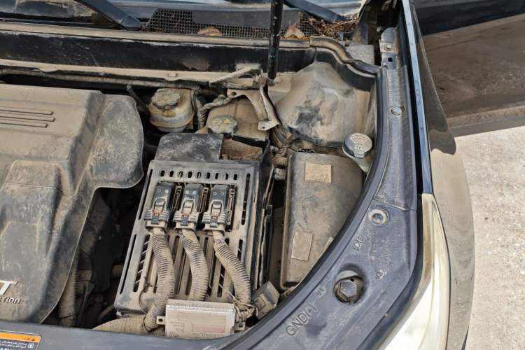 Used Cadillac SRX 2012 3.0L Comfort Model Engine Bay Left