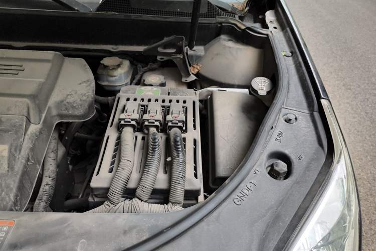 Used Cadillac SRX 2012 3.0L Flagship Version Engine Bay Left