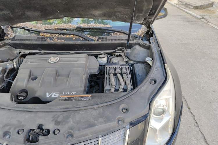Used Cadillac SRX 2012 3.0L Elite Edition Engine Bay Left
