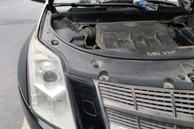 Used Cadillac SRX 2012 3.0L Elite Edition Engine Bay Right