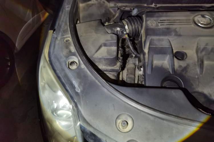 Used Cadillac SRX 2012 3.0L Comfort Model Engine Bay Right