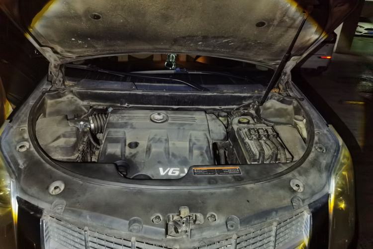 Used Cadillac SRX 2012 3.0L Comfort Model Engine Bay