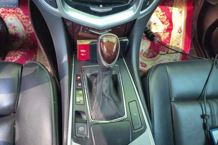 Used Cadillac SRX 2012 3.0L Elite Edition Gear Lever