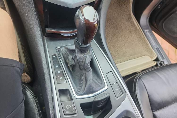 Used Cadillac SRX 2012 3.0L Luxury Model Gear Lever