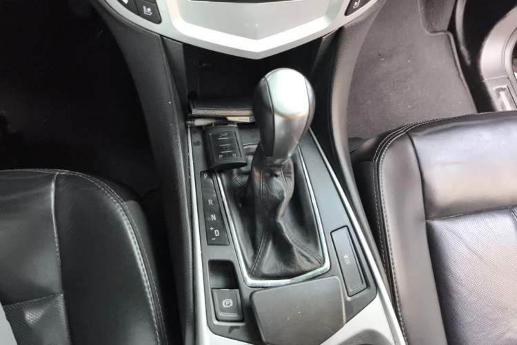 Used Cadillac SRX 2012 3.0L Comfort Model Gear Lever