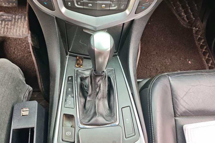 Used Cadillac SRX 2012 3.0L Comfort Model Gear Lever