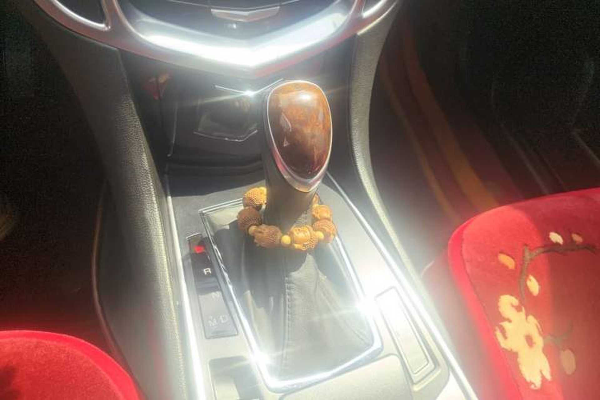 Used Cadillac SRX 2012 3.0L Elite Edition Gear Lever