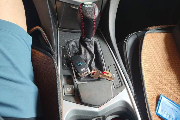 Used Cadillac SRX 2012 3.0L Comfort Model Gear Lever