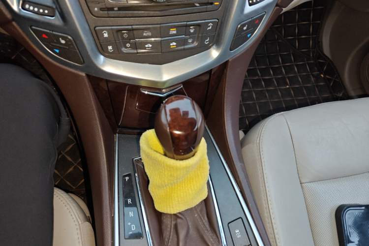 Used Cadillac SRX 2012 3.0L Leading Model Gear Lever
