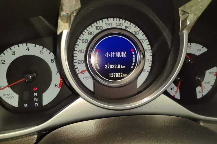 Used Cadillac SRX  Odometer Close Up