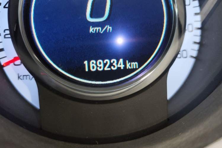 Used Cadillac SRX 2012 3.0L Elite Edition Odometer Close Up