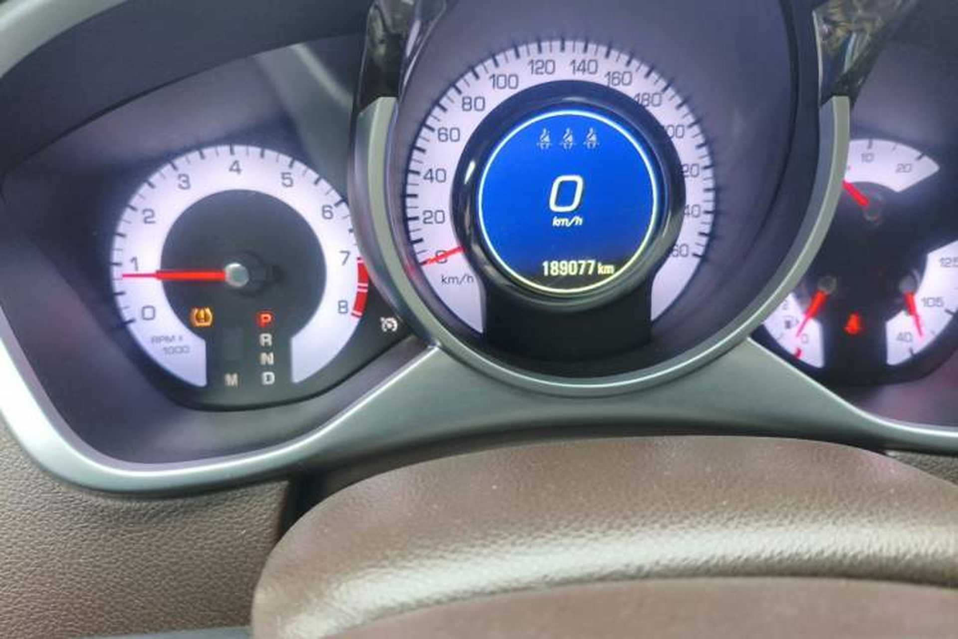 Used Cadillac SRX 2012 3.0L Elite Edition Odometer Close Up