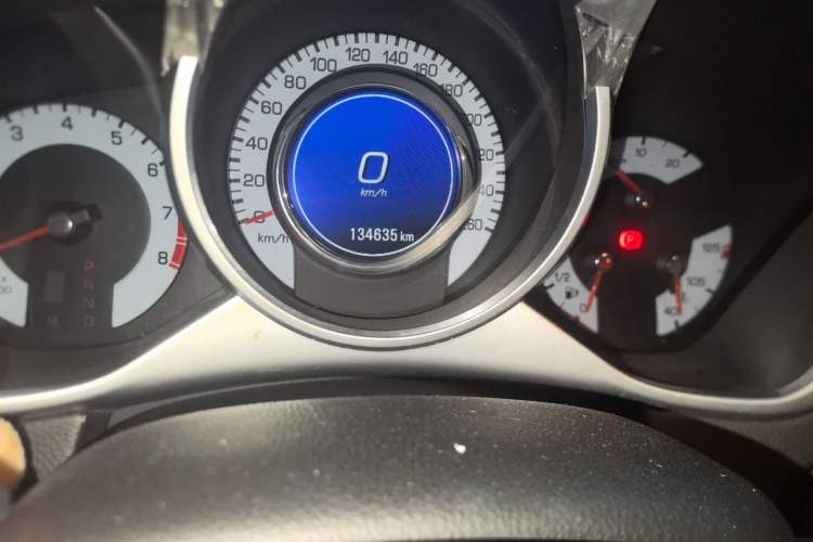 Used Cadillac SRX 2012 3.0L Comfort Model Odometer Close Up