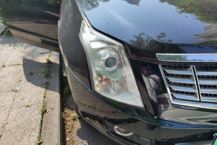 Used Cadillac SRX 2012 3.0L Elite Edition Right Front Headlight