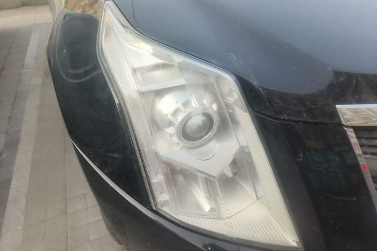Used Cadillac SRX 2012 3.0L Comfort Model Right Front Headlight