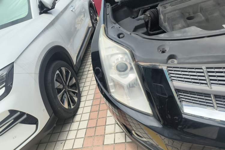 Used Cadillac SRX 2012 3.0L Elite Edition Right Front Headlight