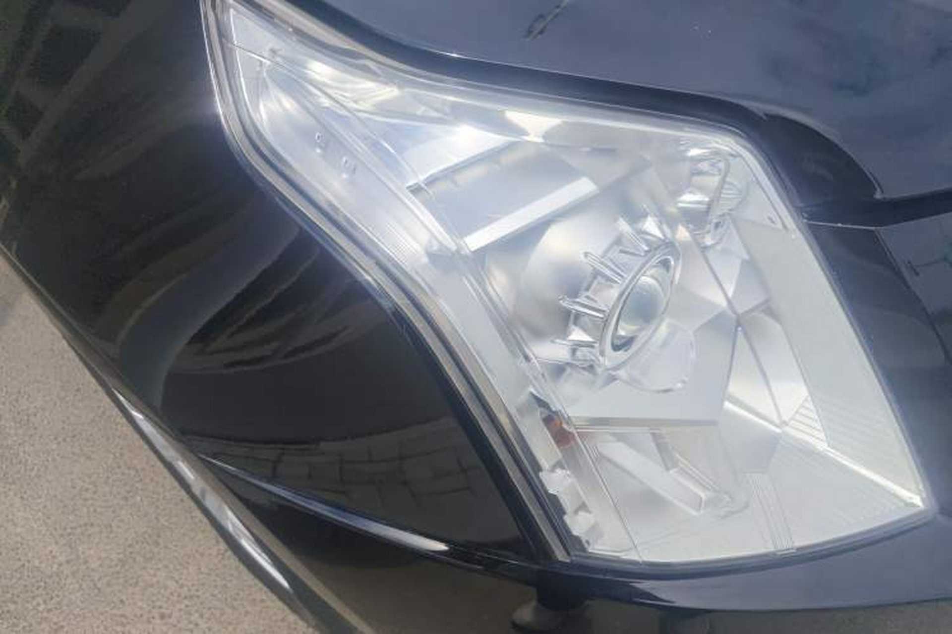 Used Cadillac SRX 2012 3.0L Elite Edition Right Front Headlight