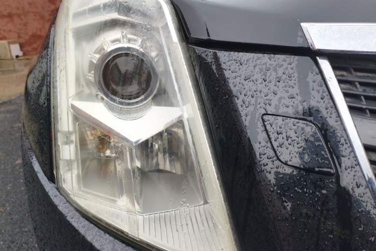 Used Cadillac SRX 2012 3.0L Elite Edition Right Front Headlight