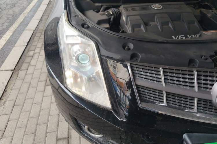 Used Cadillac SRX 2012 3.0L Comfort Model Right Front Headlight