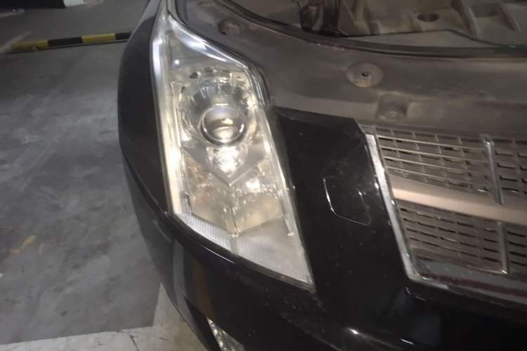 Used Cadillac SRX 2012 3.0L Comfort Model Right Front Headlight