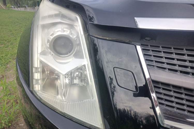 Used Cadillac SRX 2012 3.0L Elite Edition Right Front Headlight