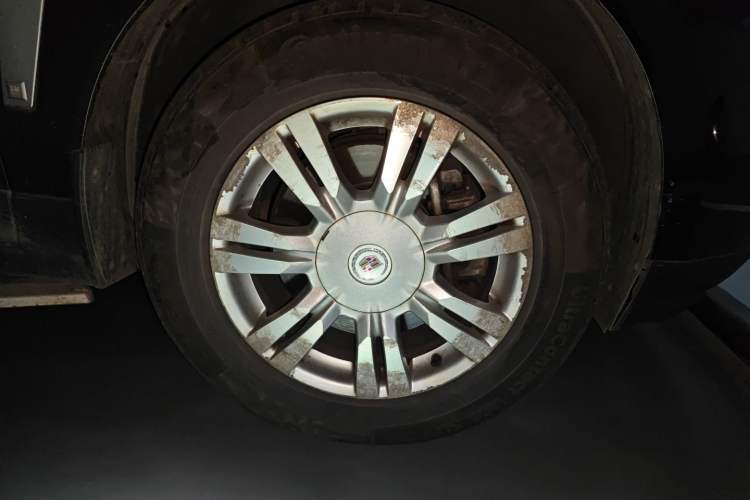 Used Cadillac SRX 2012 3.0L Elite Edition Right Front Wheel Hub