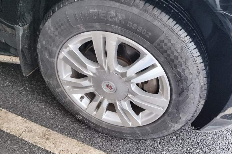Used Cadillac SRX 2012 3.0L Elite Edition Right Front Wheel Hub