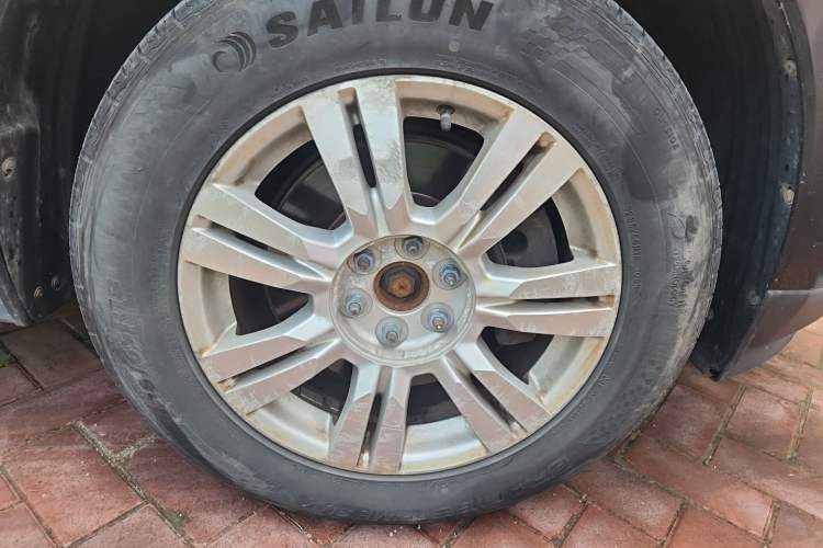 Used Cadillac SRX 2012 3.0L Luxury Model Right Front Wheel Hub
