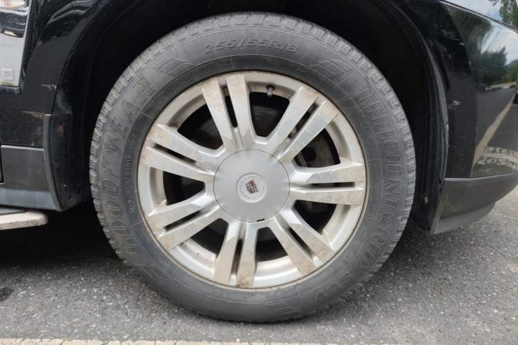 Used Cadillac SRX 2012 3.0L Elite Edition Right Front Wheel Hub