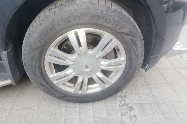 Used Cadillac SRX 2012 3.0L Comfort Model Right Front Wheel Hub