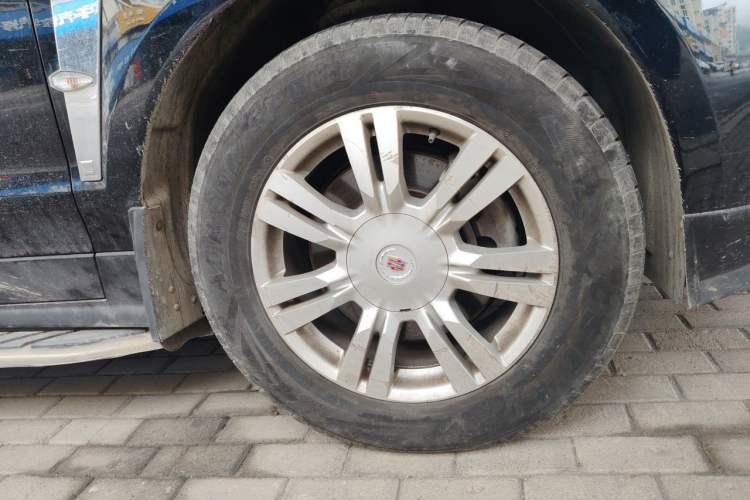 Used Cadillac SRX 2012 3.0L Comfort Model Right Front Wheel Hub