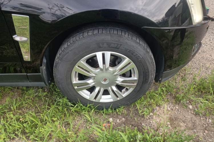 Used Cadillac SRX 2012 3.0L Elite Edition Right Front Wheel Hub
