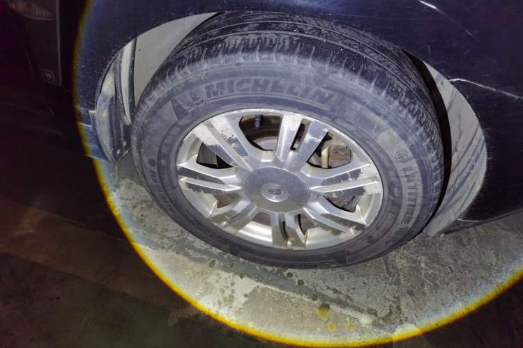 Used Cadillac SRX 2012 3.0L Comfort Model Right Front Wheel Hub